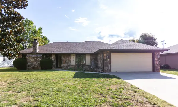 5496 S Stonegate Avenue, Springfield, MO 65810