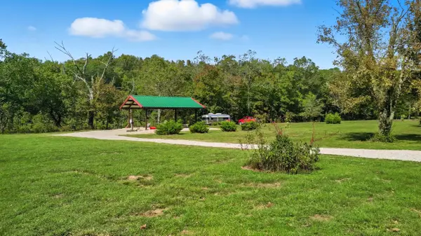 000 Blue Ribbon Landing, Dora, MO 65637