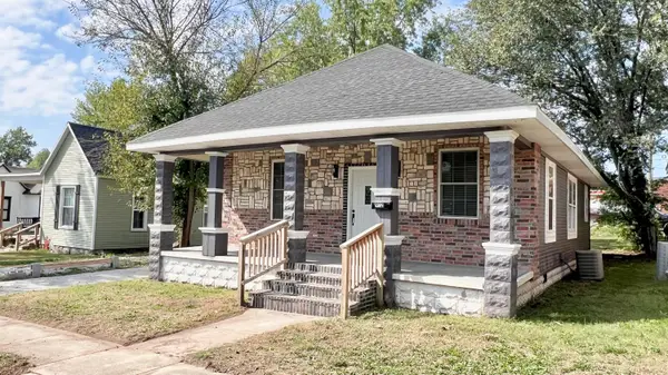 912 3rd Street, Monett, MO 65708