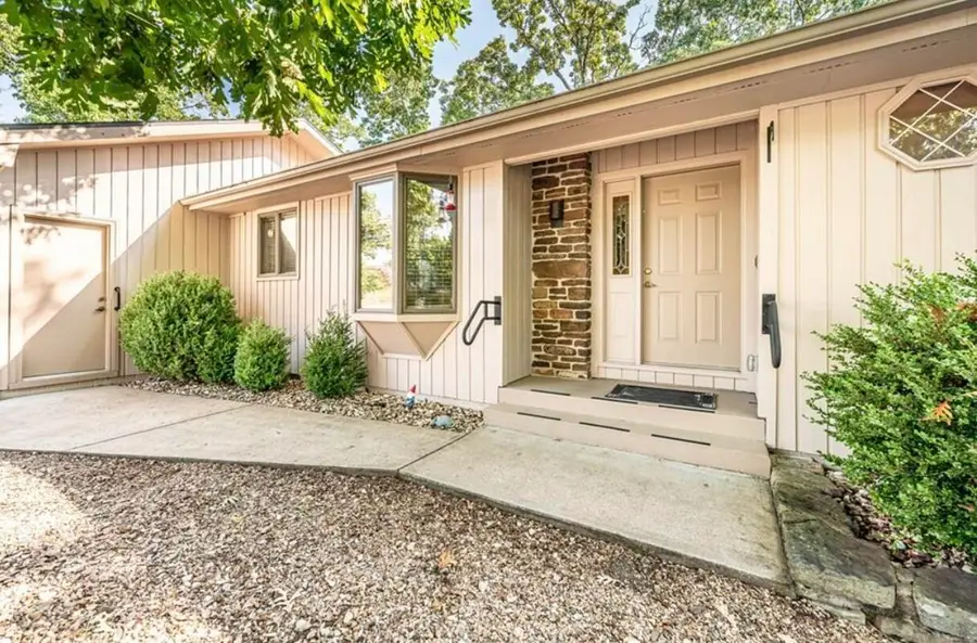 18 Mission Hills Lane, Holiday Island, AR 72631 - Image #2