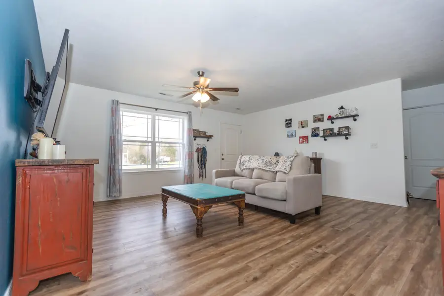 89 Romans Road, Reeds Spring, MO 65737 - Image #3