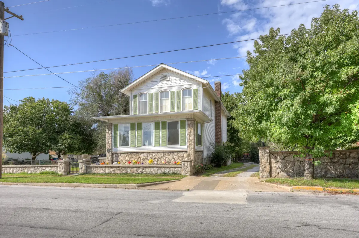 210 N Jefferson Street, Neosho, MO 64850 - Image #1