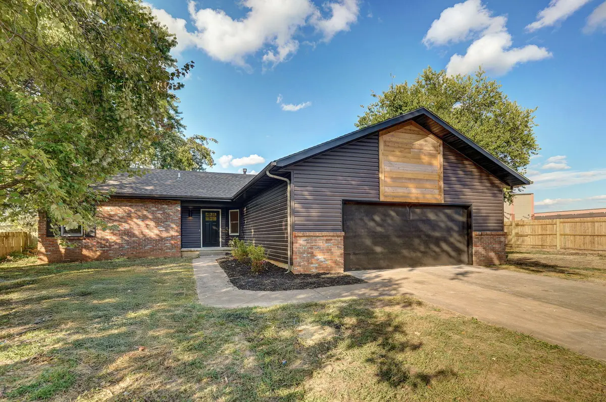 2357 W Swallow Street, Springfield, MO 65810 - Image #1