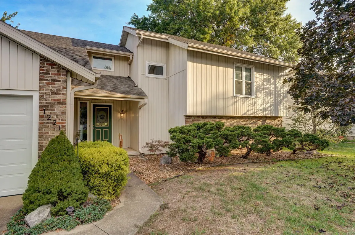 1221 E Knobhill Street, Springfield, MO 65804 - Image #1