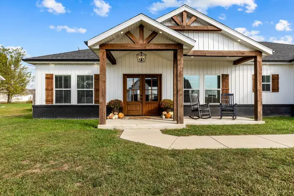 2706 Town Drive, Mountain Grove, MO 65711