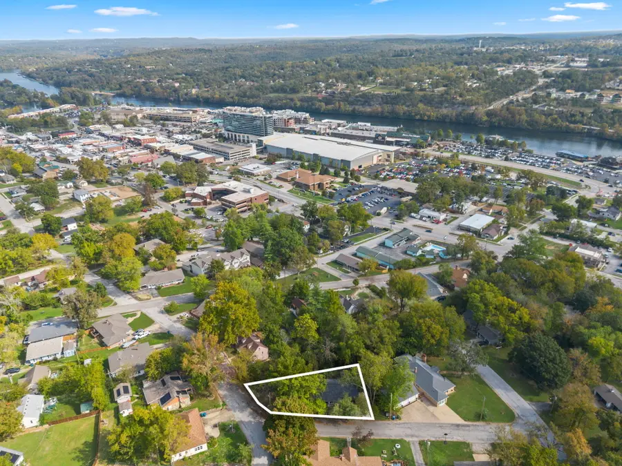 209 Mcfarland Street, Branson, MO 65616 - Image #2