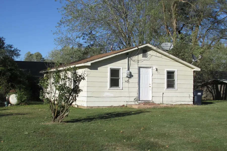 627 E Third Street, Marshfield, MO 65706 - Image #2