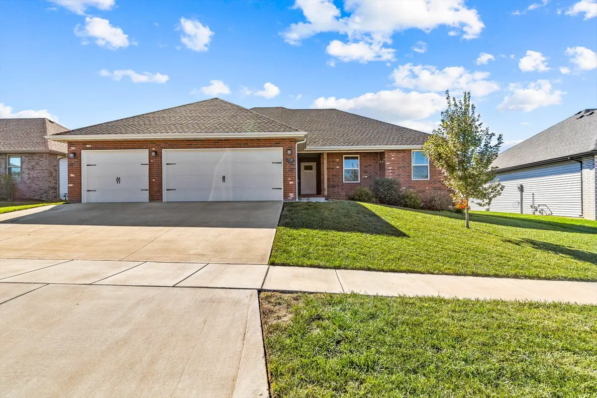 720 E Penzance Circle, Nixa, MO 65714 - Image #1