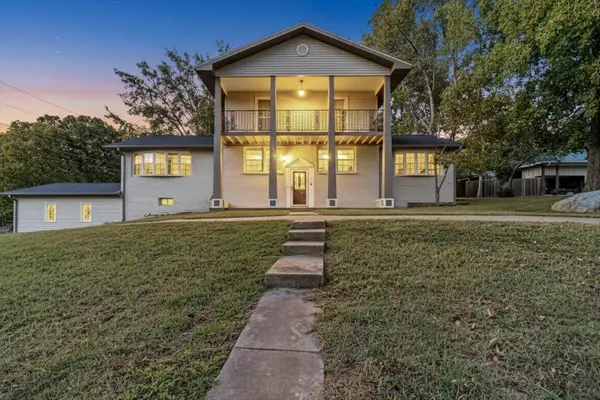 2829 W Ellison Drive, Springfield, MO 65810