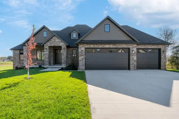 1984 N Alysheba Court, Springfield, MO 65802