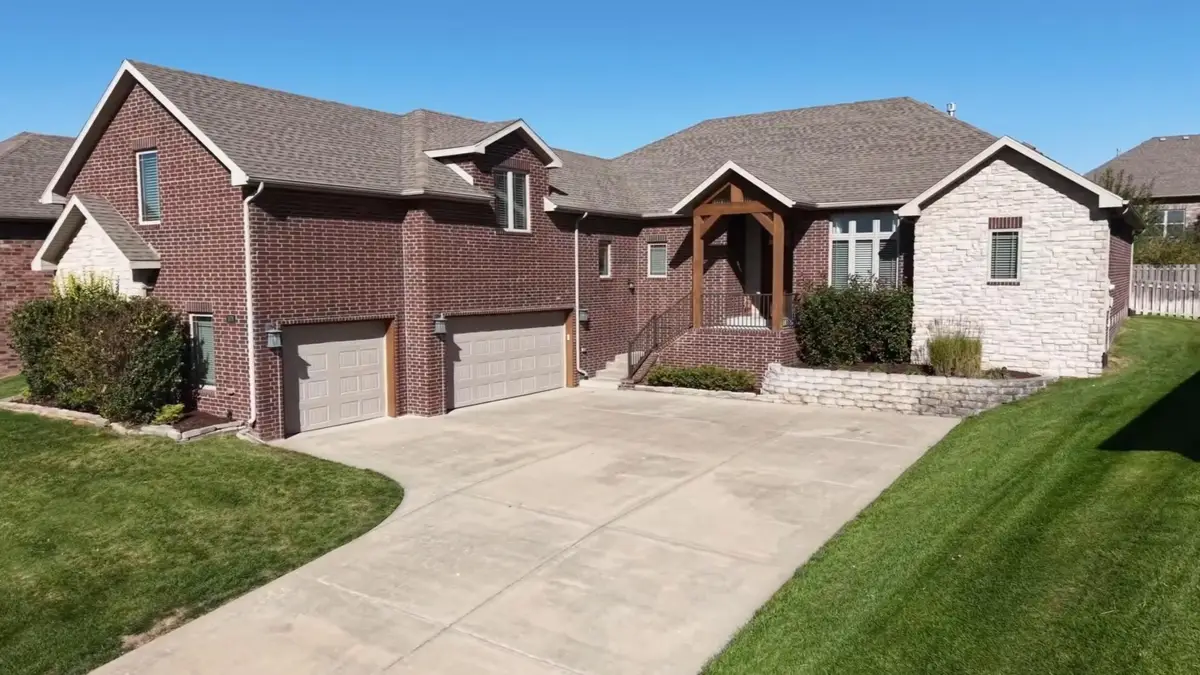 1976 N Citation Avenue, Springfield, MO 65802 - Image #1