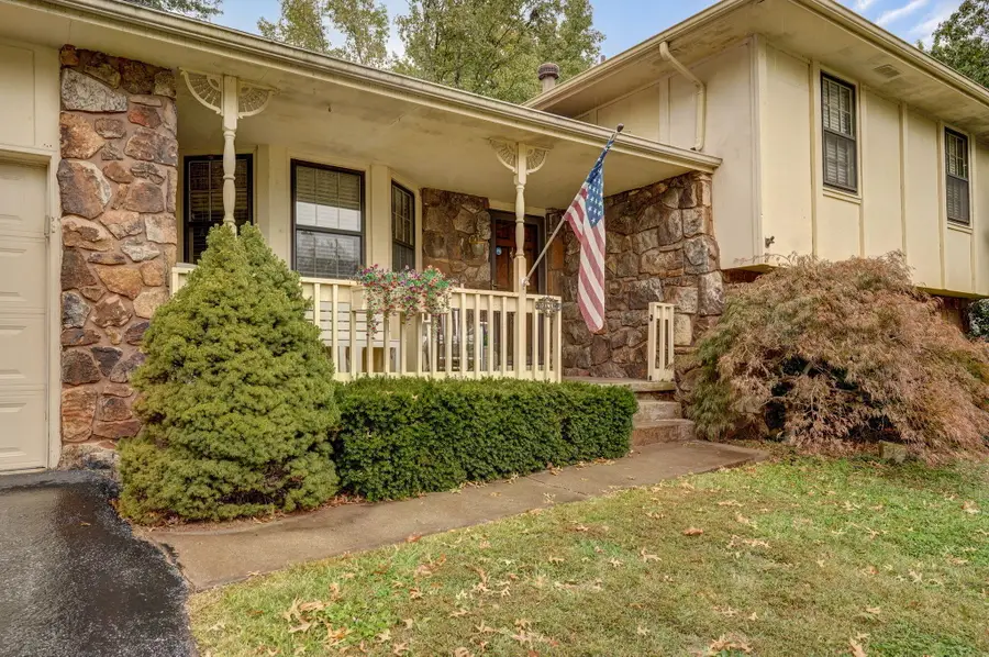 2047 W Blakey Street, Springfield, MO 65810 - Image #2