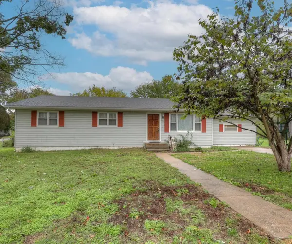 1302 Robertson Avenue, Carthage, MO 64836