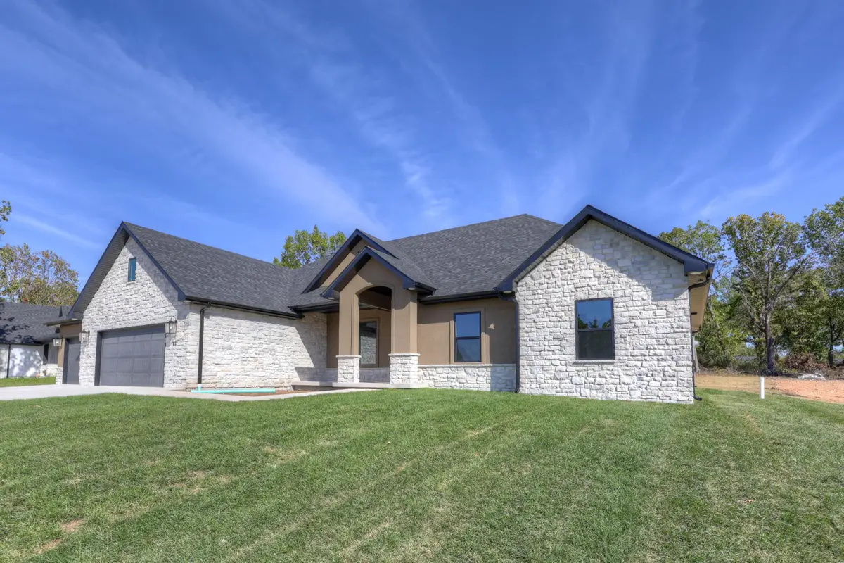 921 N Fountain Street, Carterville, MO 64835 - Image #1