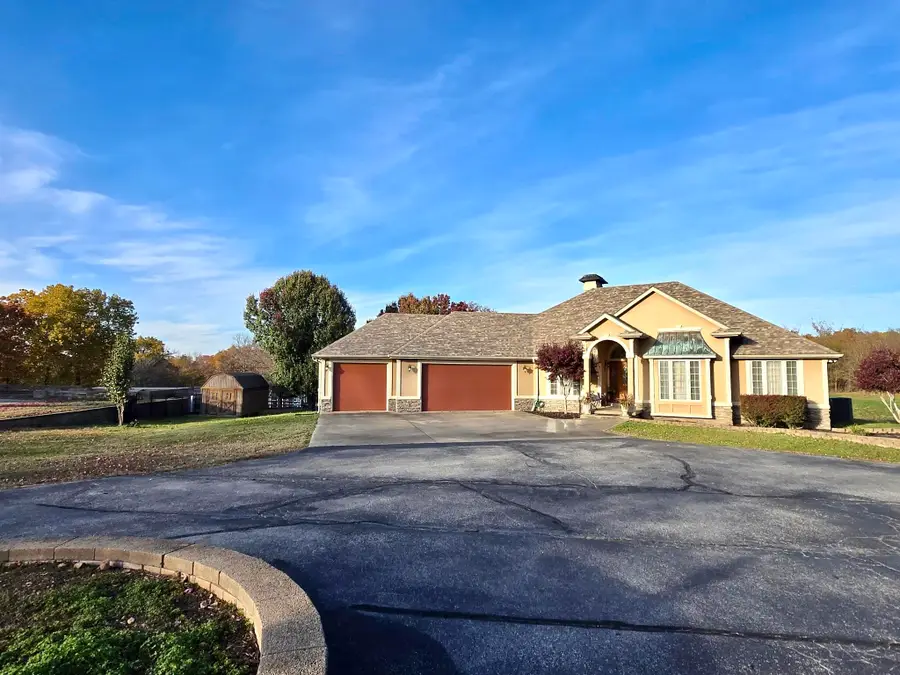 10917 Gum Road, Carthage, MO 64836 - Image #2
