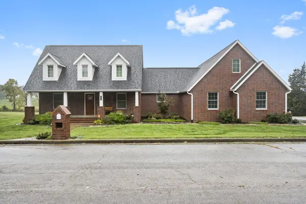 1101 Highland Drive, Aurora, MO 65605