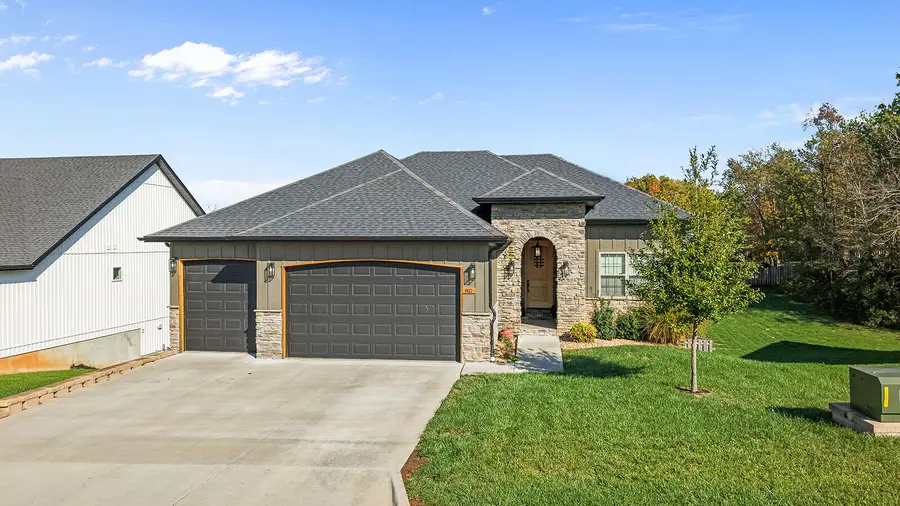 811 E Rainey Street, Ozark, MO 65721 - Image #2