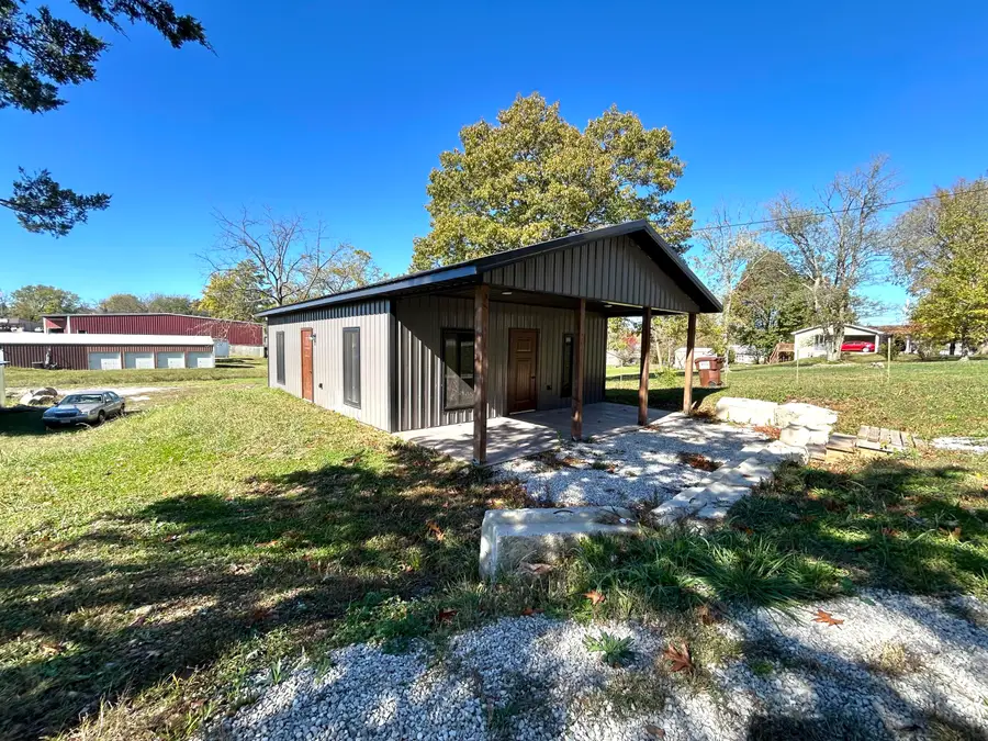 515 N Broad Avenue, Mansfield, MO 65704 - Image #2