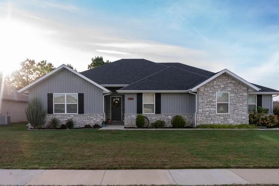 501 Chipmunk Avenue, Rogersville, MO 65742 - Image #2