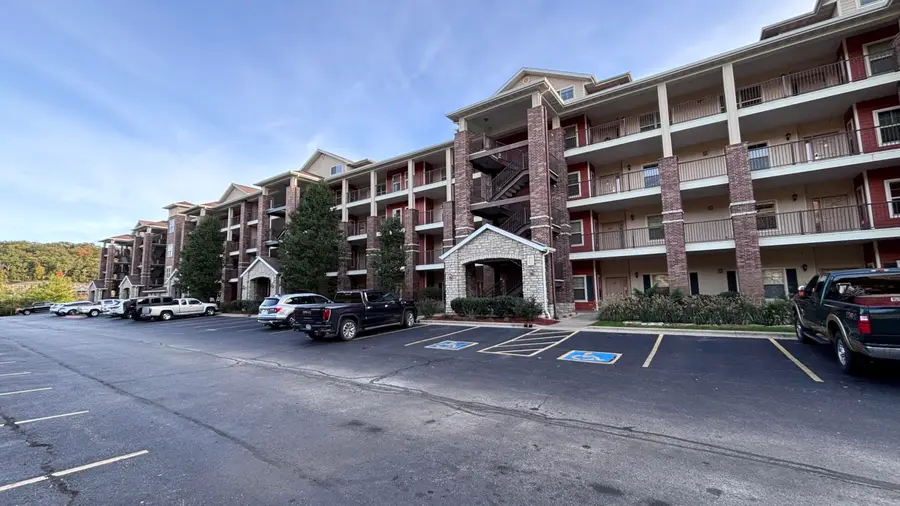200 Majestic Drive #Unit 111, Branson, MO 65616 - Image #3