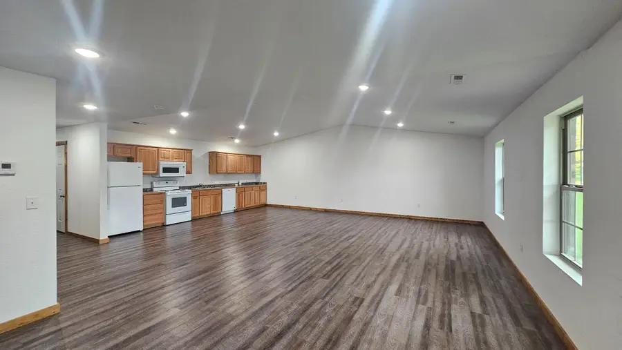 625/627 W Hawthorne Street, Houston, MO 65483 - Image #2