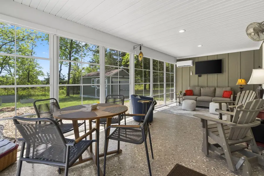 435 Schodack Road, Lampe, MO 65681 - Image #2