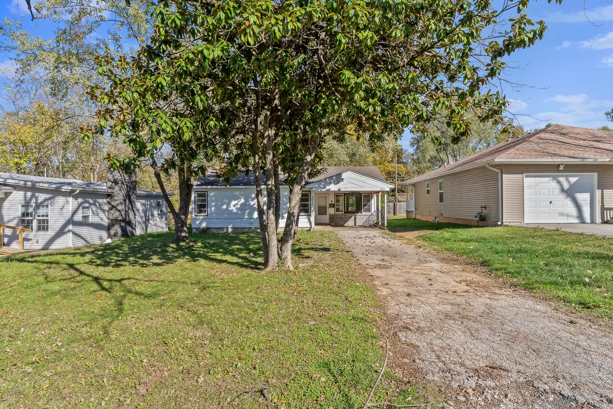 2747 W Lincoln Street, Springfield, MO 65802 - #1