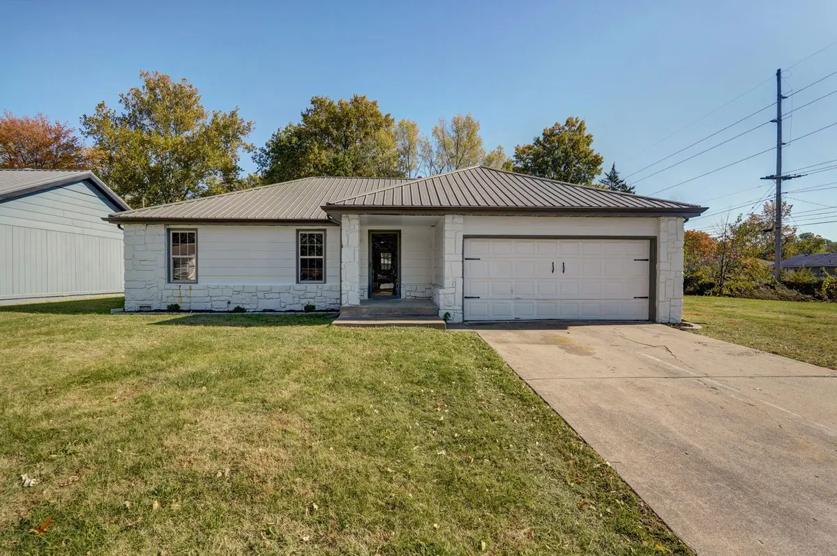 2558 S Fort Avenue, Springfield, MO 65807 - #1
