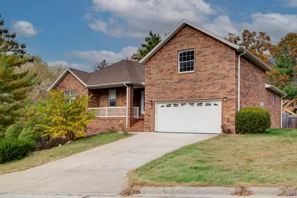 1209 S 21st Avenue, Ozark, MO 65721
