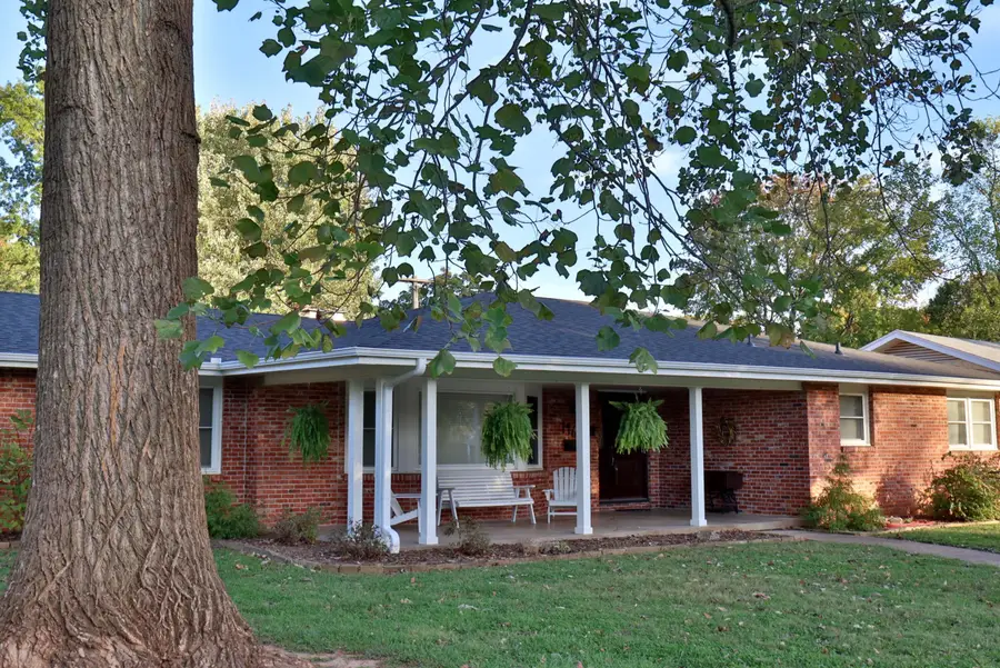 1964 S Luster Avenue, Springfield, MO 65804 - Image #3