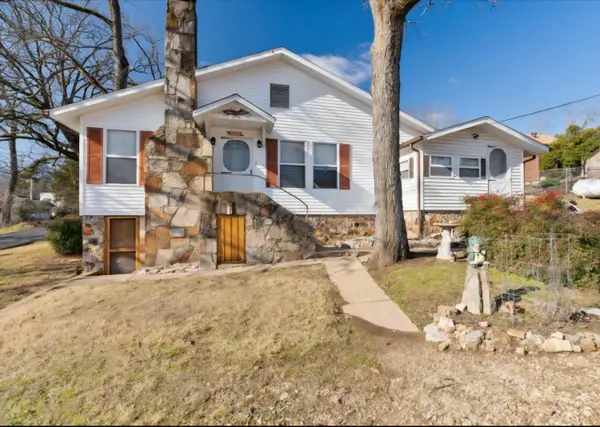 233 Benton Avenue, Rockaway Beach, MO 65740