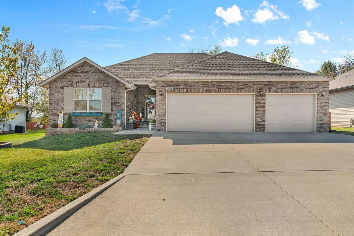 304 W Picardy Street, Republic, MO 65738 - #1