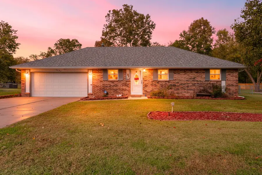 4247 W La Siesta Place, Springfield, MO 65802 - Image #2