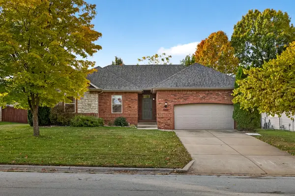 1746 E Timber Lane, Republic, MO 65738