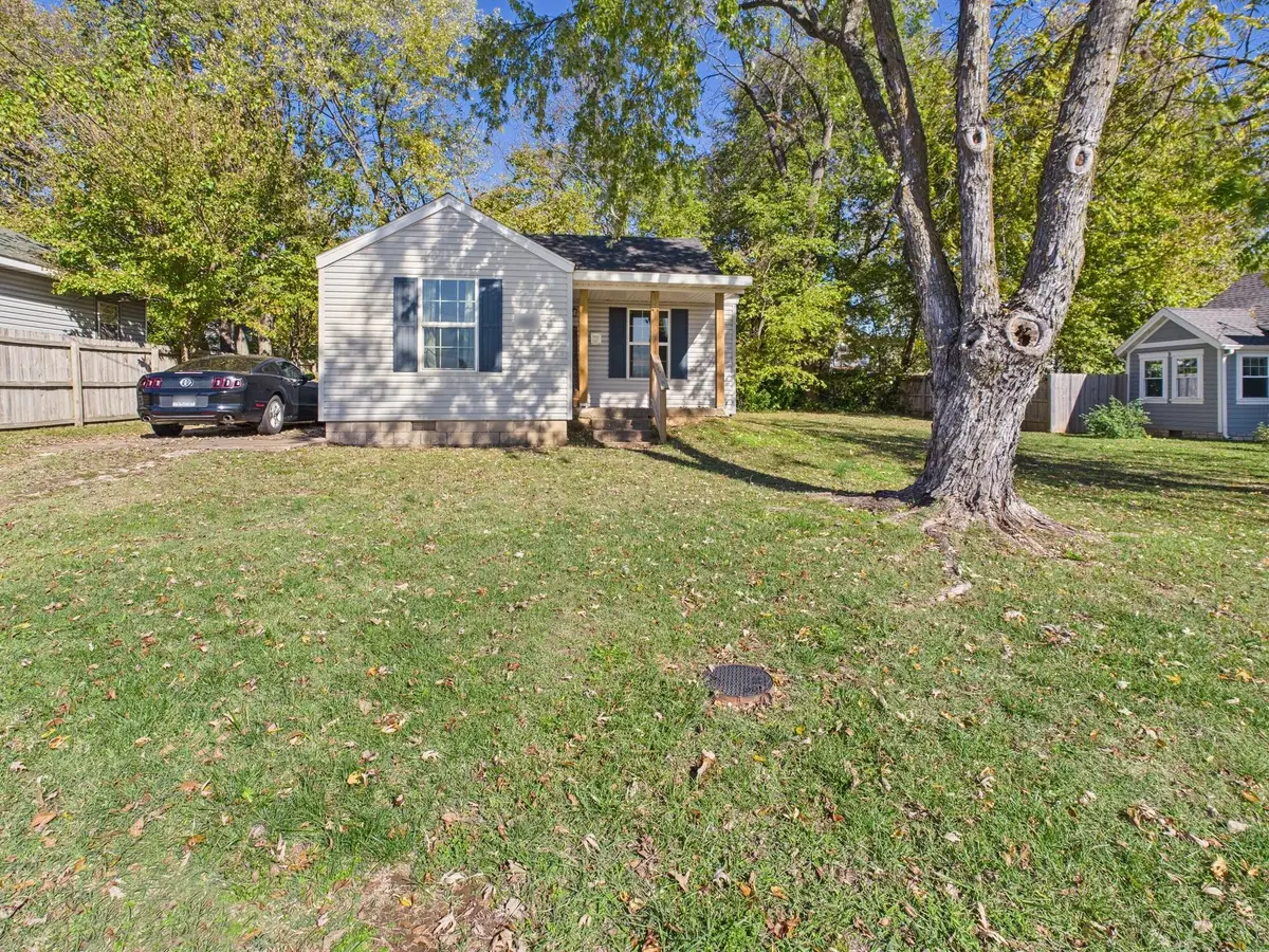 1621 E Chestnut Street, Springfield, MO 65802 - #1