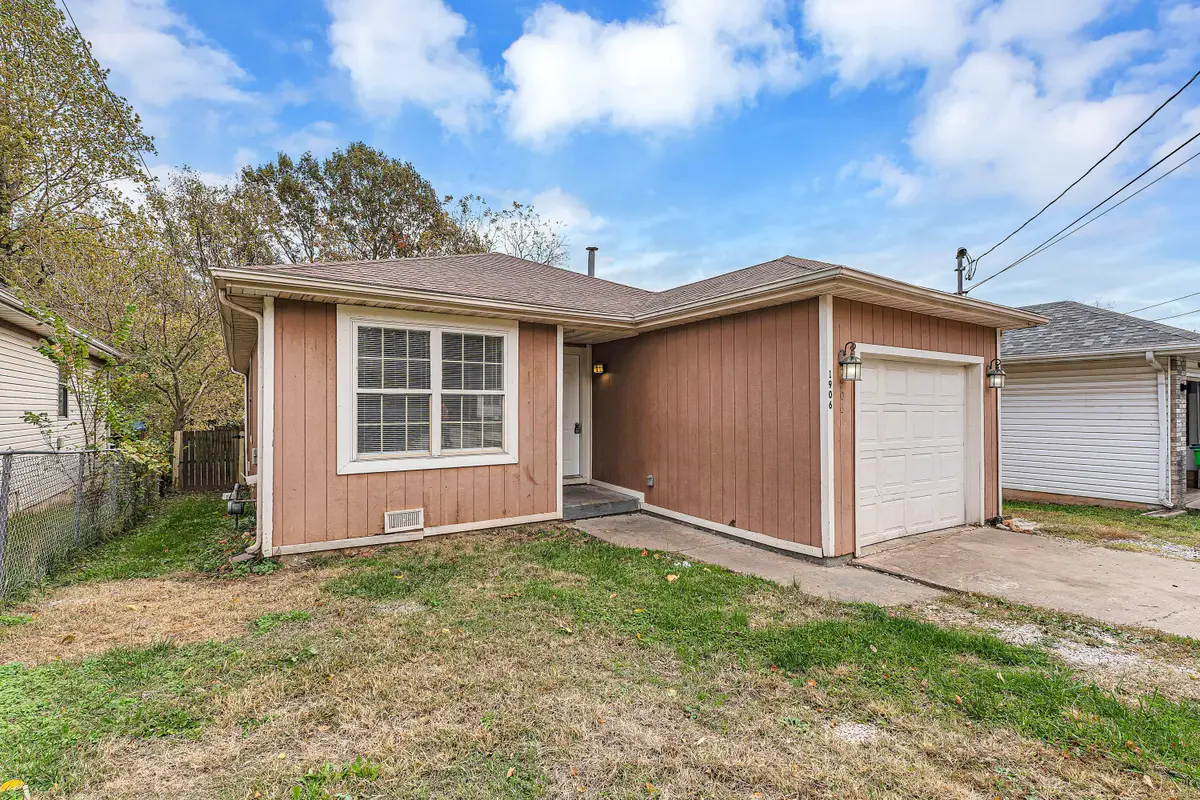 1906 N Golden Avenue, Springfield, MO 65802 - Image #1