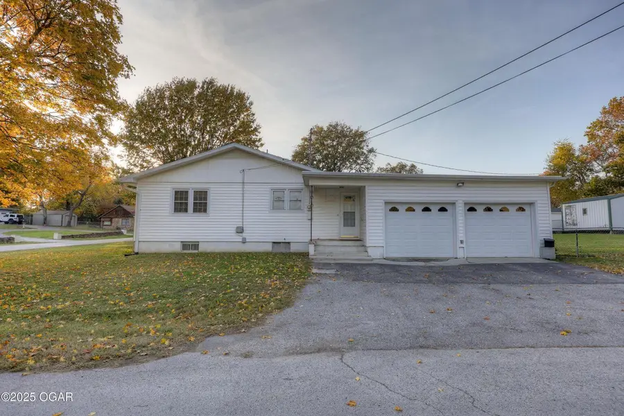 421 E 14th Street, Carthage, MO 64836 - Image #2