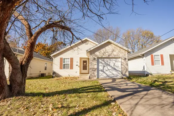 1929 N Hillcrest Avenue, Springfield, MO 65802