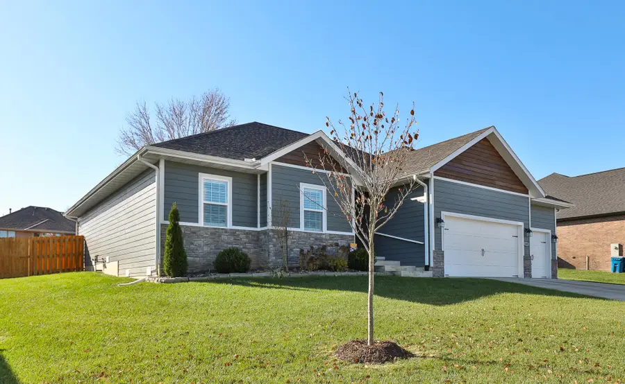 1602 E Silo Ridge Drive, Ozark, MO 65721 - Image #2