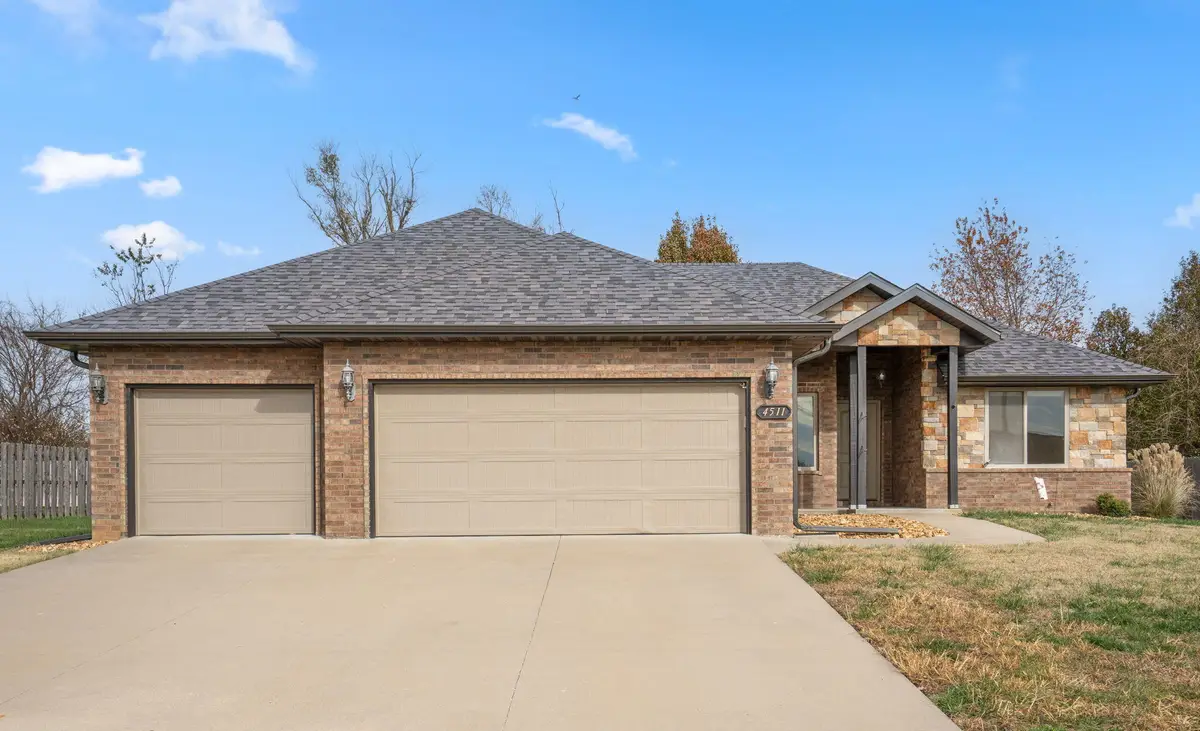 4511 W Cloverleaf Terrace, Battlefield, MO 65619 - Image #1