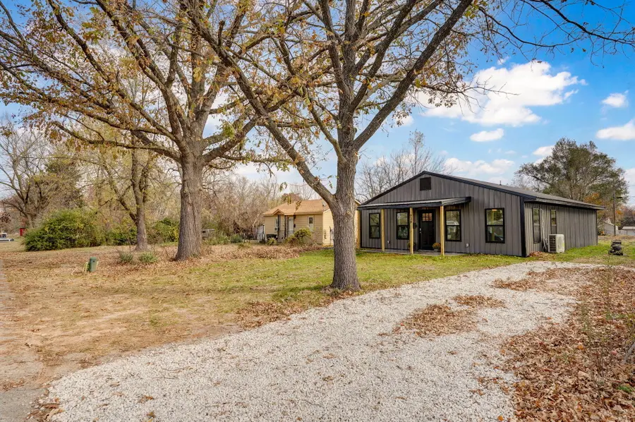 930 Porter Avenue, Aurora, MO 65605 - Image #2