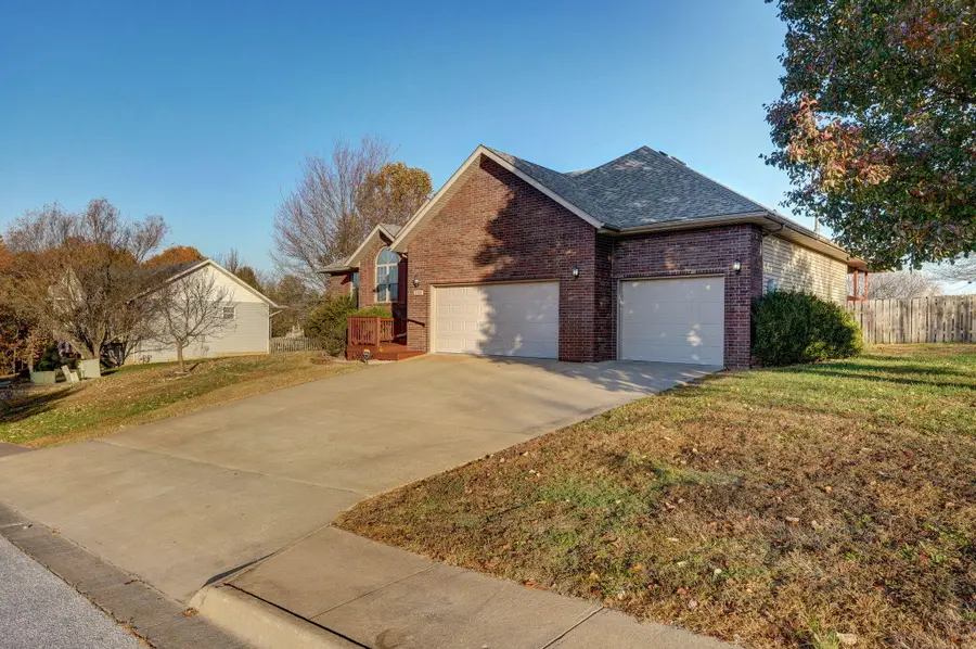 1111 E Robin Street, Ozark, MO 65721 - Image #3