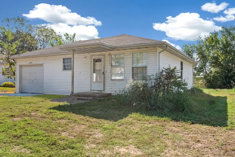 2928 W Chestnut Street, Springfield, MO 65803 - Image #2