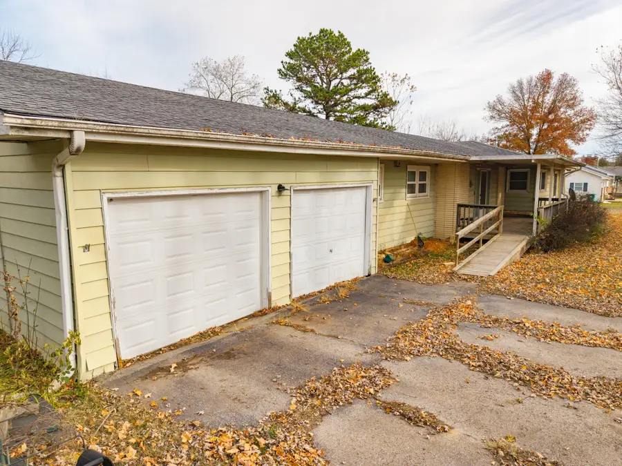 877 E Main Street, Willow Springs, MO 65793 - Image #3