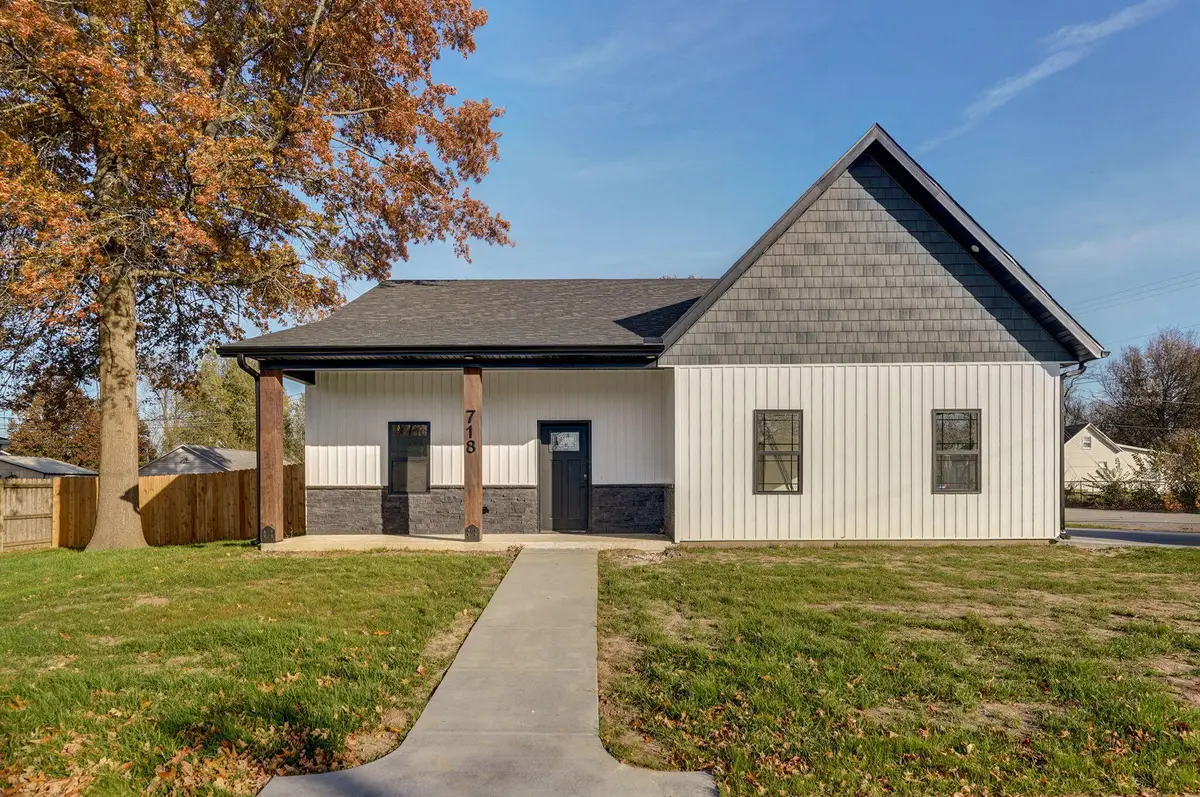 718 S Hickory Street, Mount Vernon, MO 65712 - Image #1