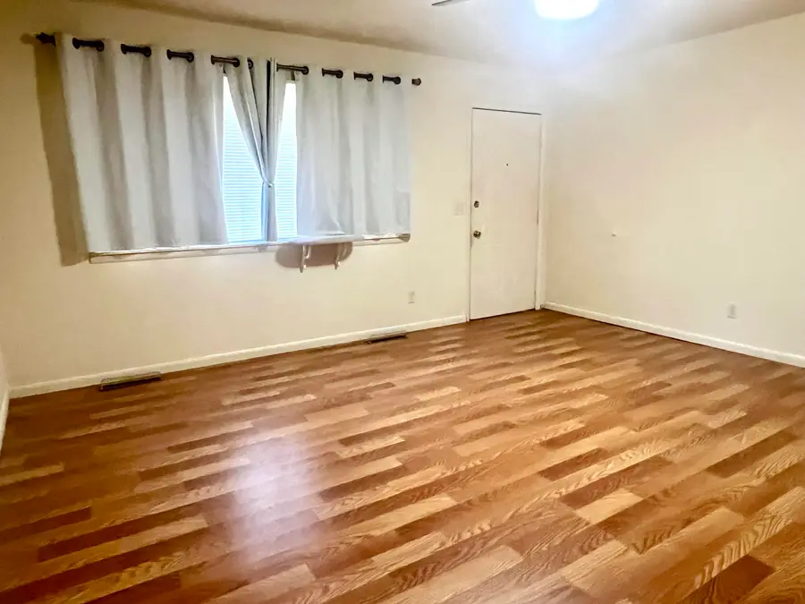 923 Rosemary Street, Aurora, MO 65605 - Image #3