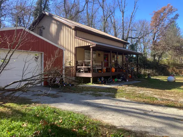 740 E 13th Street, Cassville, MO 65625