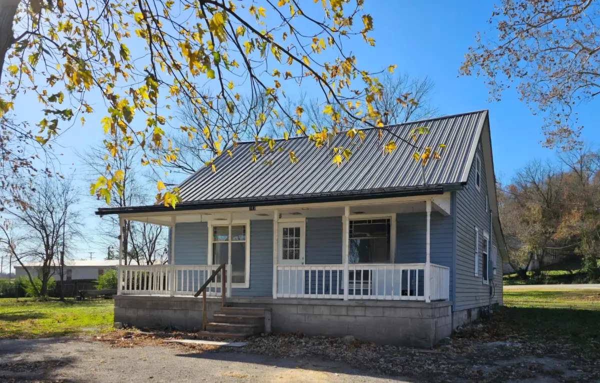 105 Beeman Street, Pineville, MO 64856 - Image #1