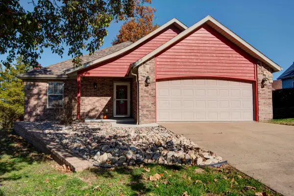 150 Oak Ridge Avenue, Branson, MO 65616