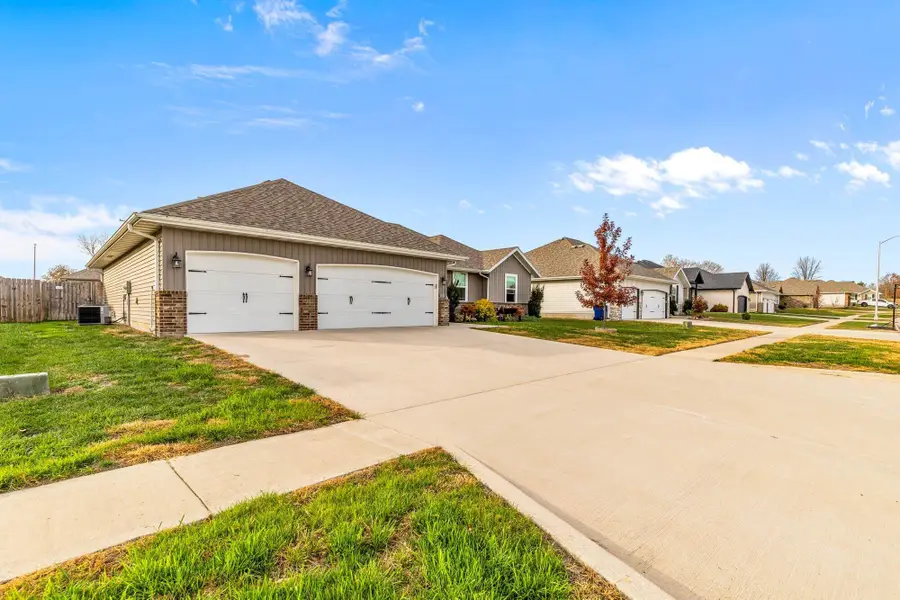 1895 S Lullwood Avenue, Springfield, MO 65802 - Image #3